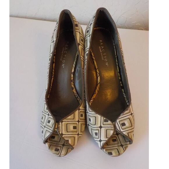 Kenneth Cole Reaction Brown Wedge Pumps Women Size 6M Peep Toe Squares Patterns - Picture 11 of 13